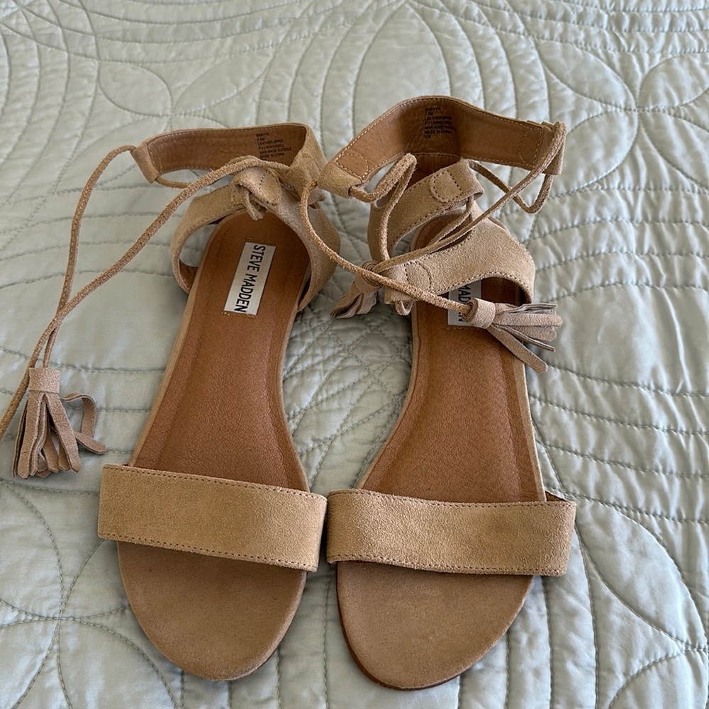 Steve Madden beige suede lace up ankle sandals. Size 7.5